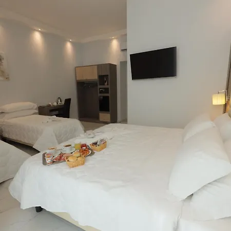 Garibaldi 3* نابولي