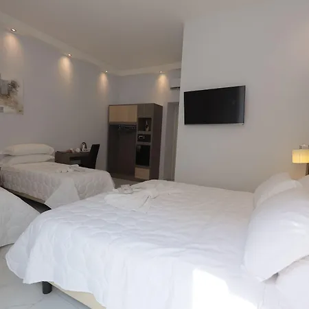 Garibaldi 3* Naples