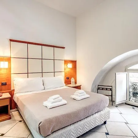 Hotel Garibaldi Naples