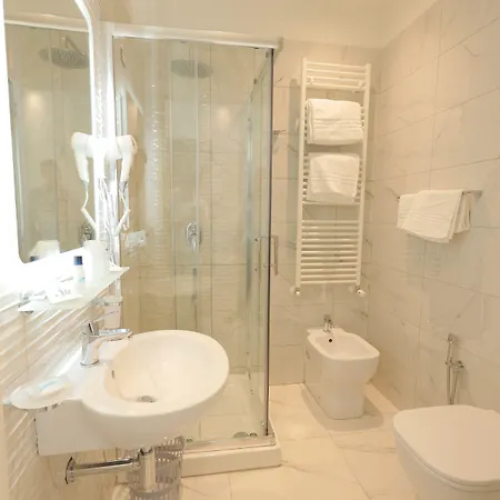 Garibaldi نابولي