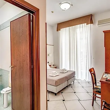 Garibaldi Hotel 3*
