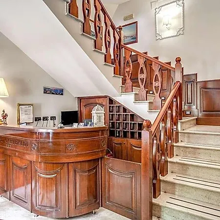 Hotel Garibaldi 3*