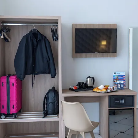 Garibaldi Hotel 3*