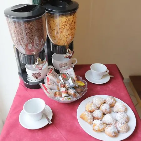 Garibaldi 3* نابولي