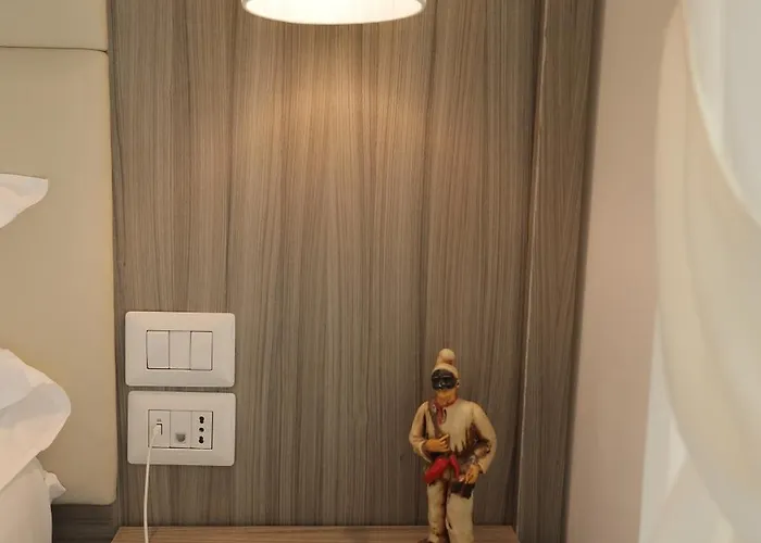 Garibaldi מלון 3*