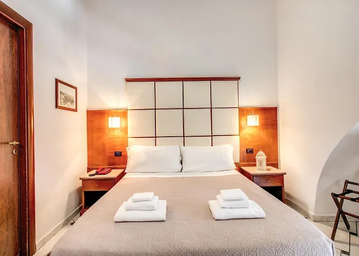 מלון Garibaldi 3*