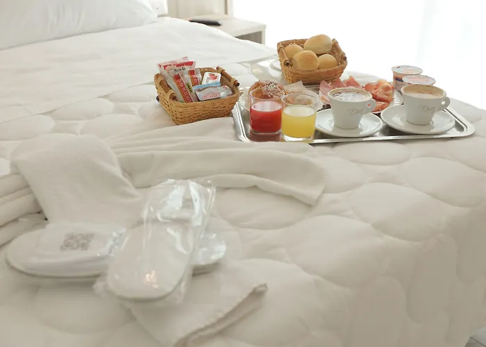 מלון Garibaldi 3*