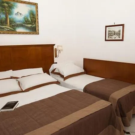 Hotel Garibaldi 3*