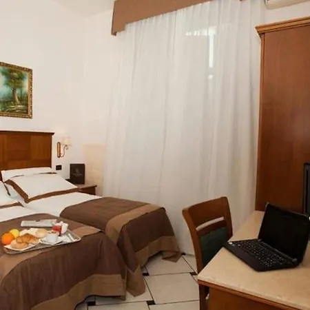 Hotel Garibaldi Naples
